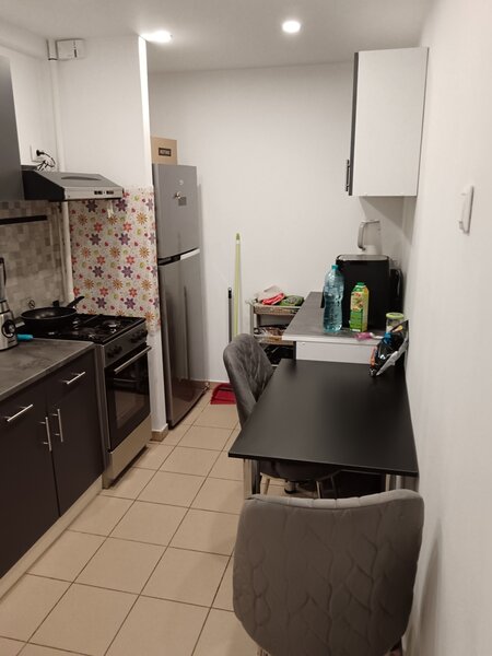 Eroii Revolutiei chiar langa metrou